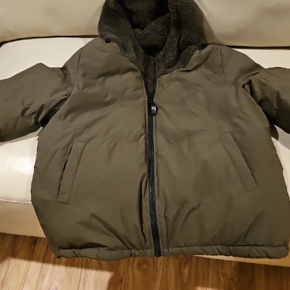 Koolaburra Jackets & Blazers - Koolaburra Dark Green Hooded Puffer Coat